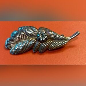 Women’s Pin Brooch Leaf Gold Tone 2”